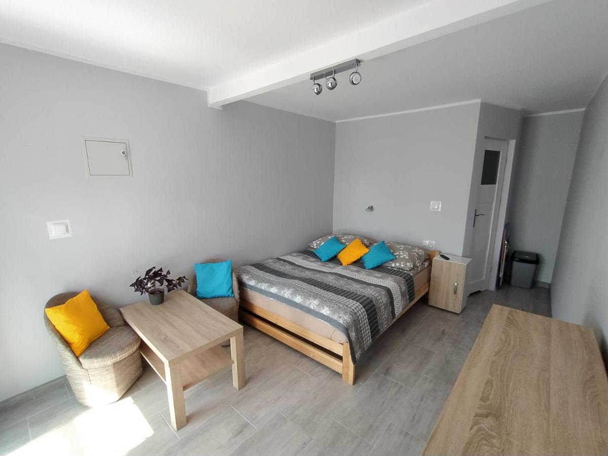 Moris 2 Pokoje Goscinne Łeba Exterior foto