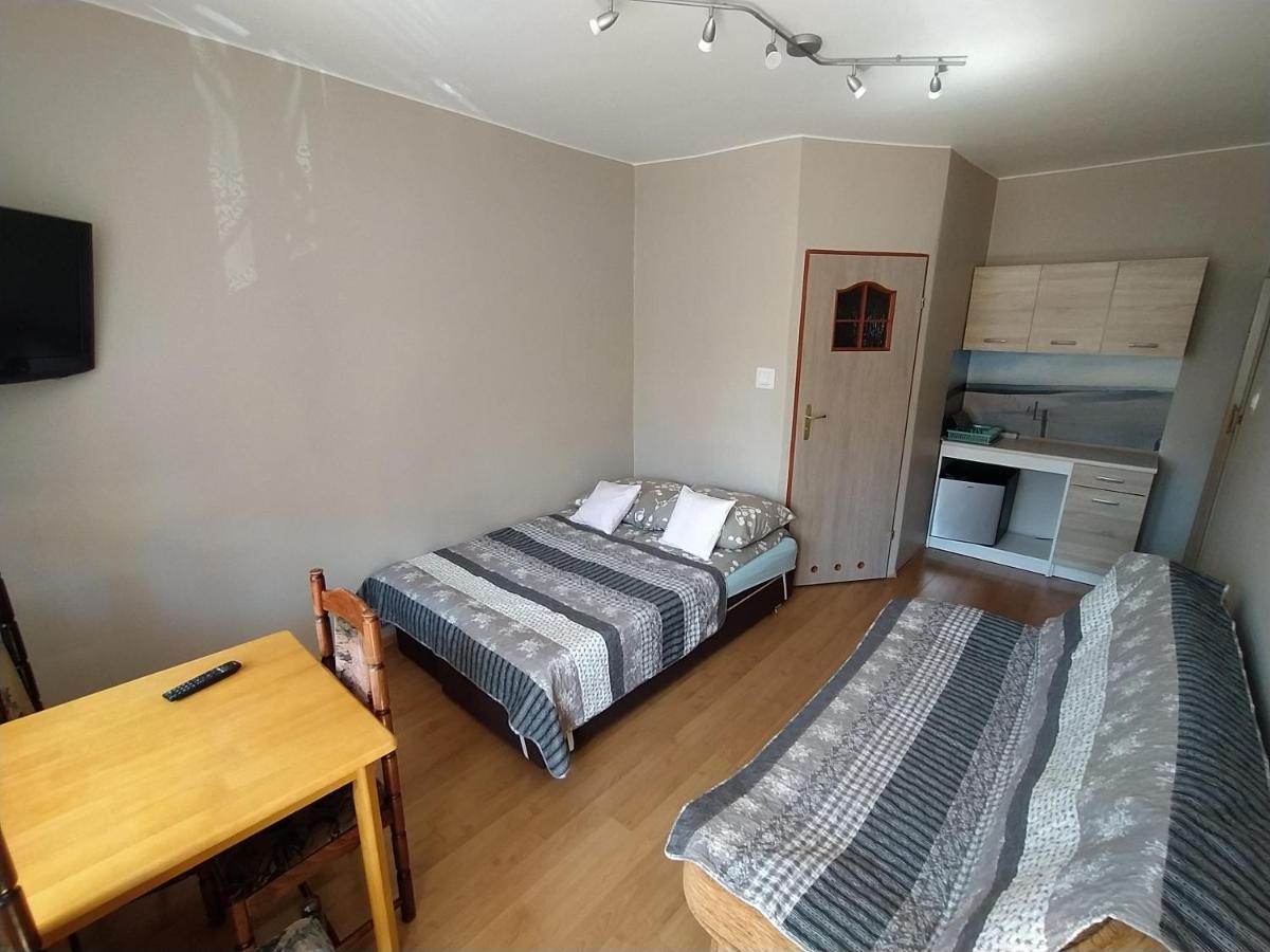 Moris 2 Pokoje Goscinne Łeba Exterior foto