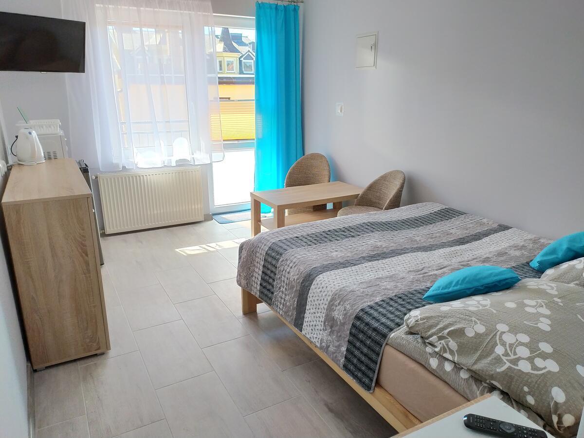Moris 2 Pokoje Goscinne Łeba Exterior foto